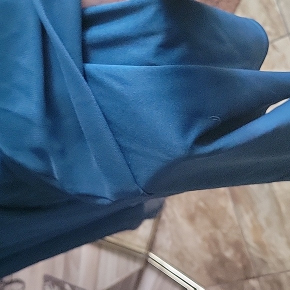 Beautiful dark teal beaded and sequend evening dress with flutter short sleeves - Picture 7 of 8